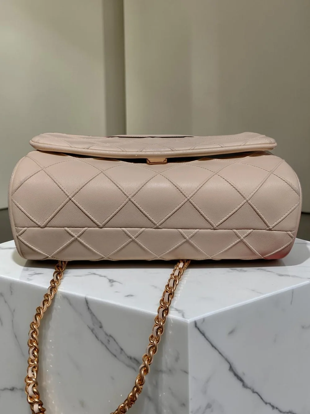 Tory Burch Fleming Shoulder Bag with Gold Chain